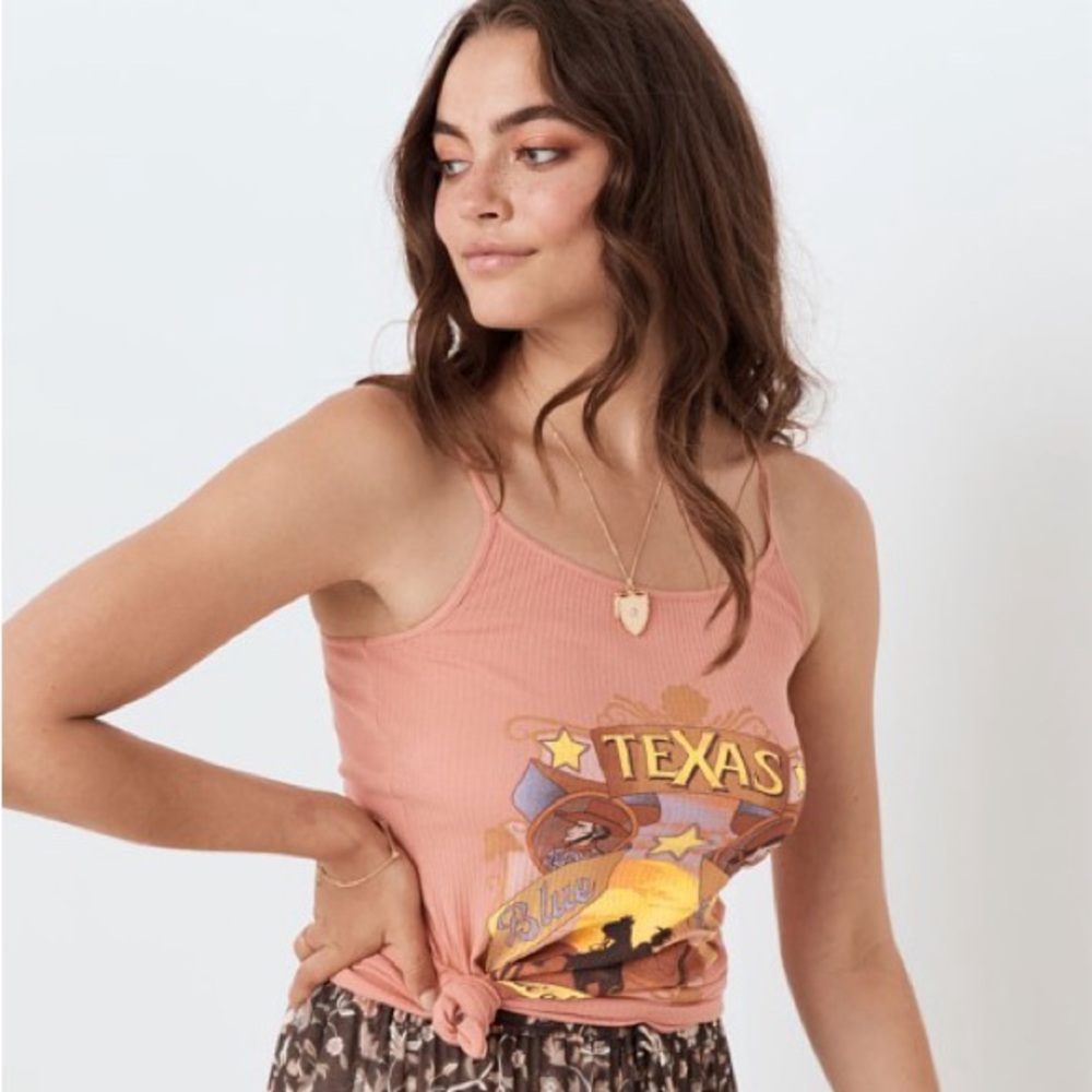 UFT/S Spell ⁺₊⋆ ☾⋆⁺₊ Blue Moon Ribbed Singlet Tank in Coral - Picture 1 of 12